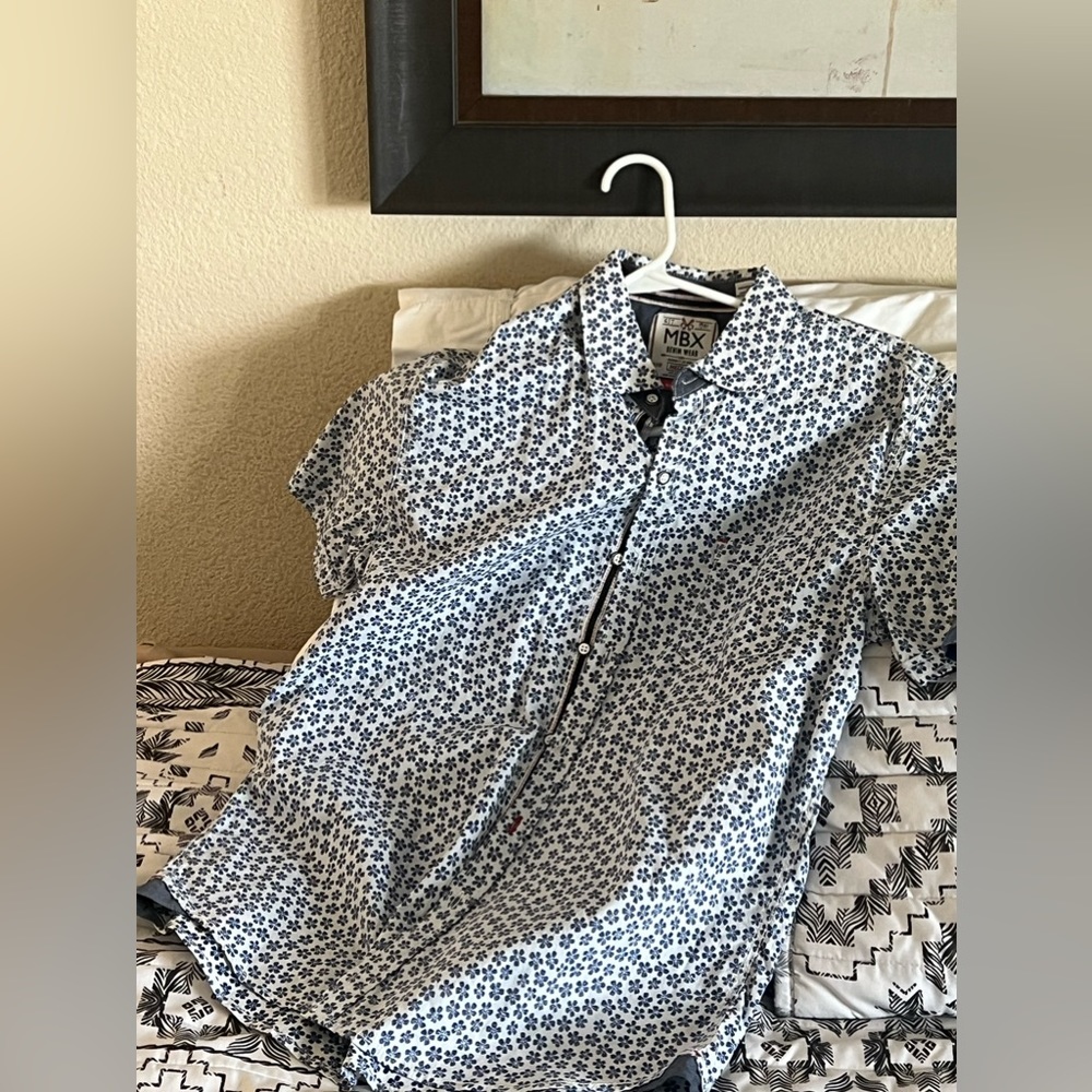 Short sleeve button down